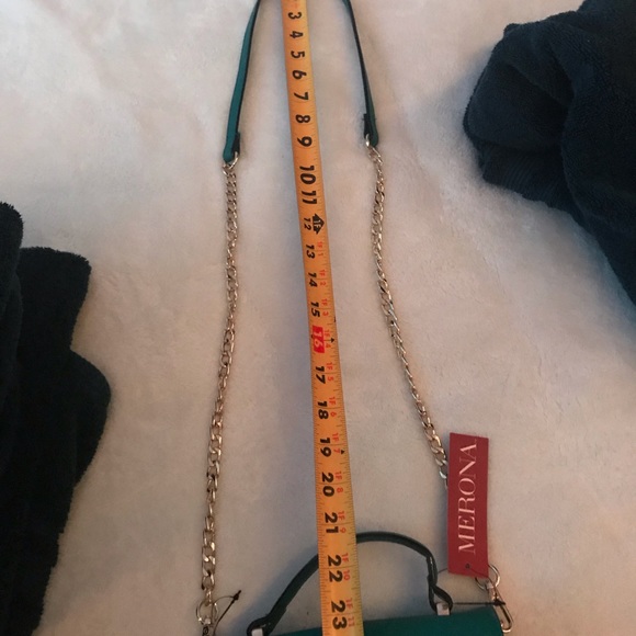 Shoulder bag with gold color chain new with tags - Picture 8 of 8